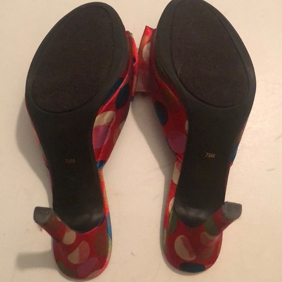 Poka dot heels with bow! - Picture 3 of 3